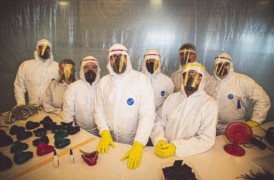 MHollandCo's tweet photo. A team of volunteers at M. Holland, with help from @MatterHackers and local teen Levi Raskin, 3D printed, sterilized, packaged, and donated 750 masks and 700 face shields to medical professionals nearby. Proud of everyone for their hard work and initiative. https://t.co/DIECwR8VKS