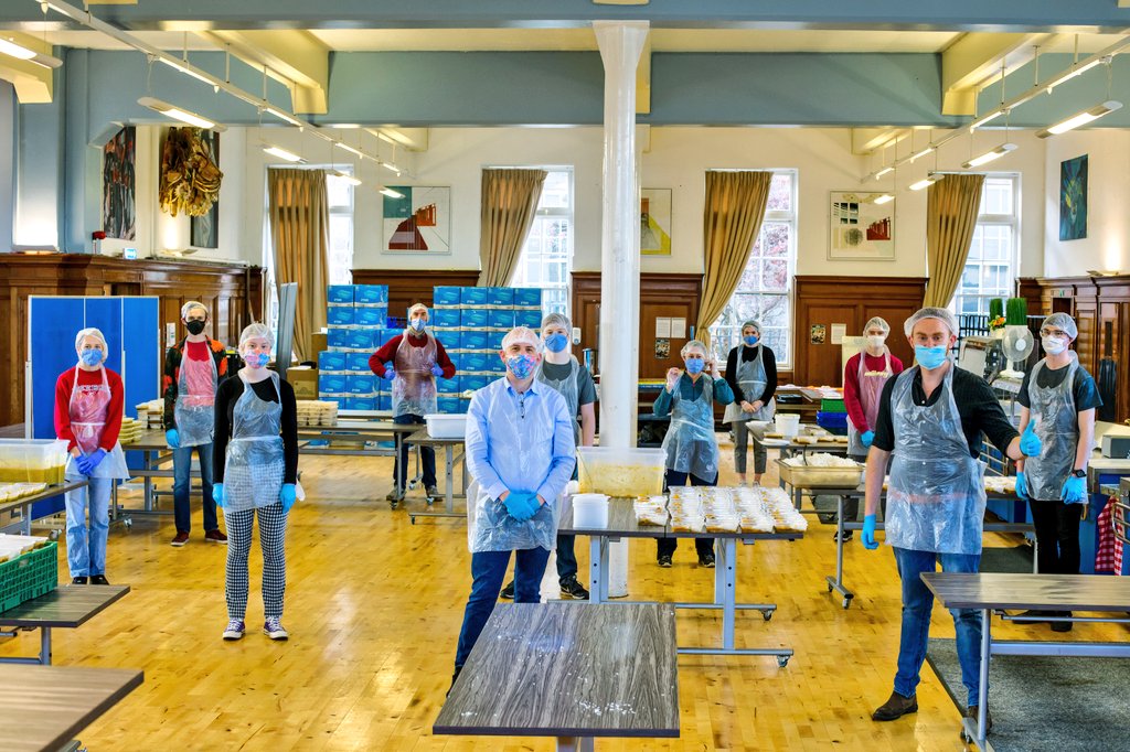 JohnLoughton's tweet photo. 3 MONTHS AGO @ScranAcademy TRANSFORMED. In 12 weeks we:
🍜Provided 70,000 meals across our city 
👫Recruited 180 volunteers 
🚗Made 15,000 deliveries
👨‍👨‍👧‍👦Fed over 1,600 ppl
👩‍🏫 Maintained critical youth work
📖Trained 400 keyworkers
&amp; counting...
Shows the power of LOCAL LOVE. X🧡 https://t.co/dR4Ayopyl4