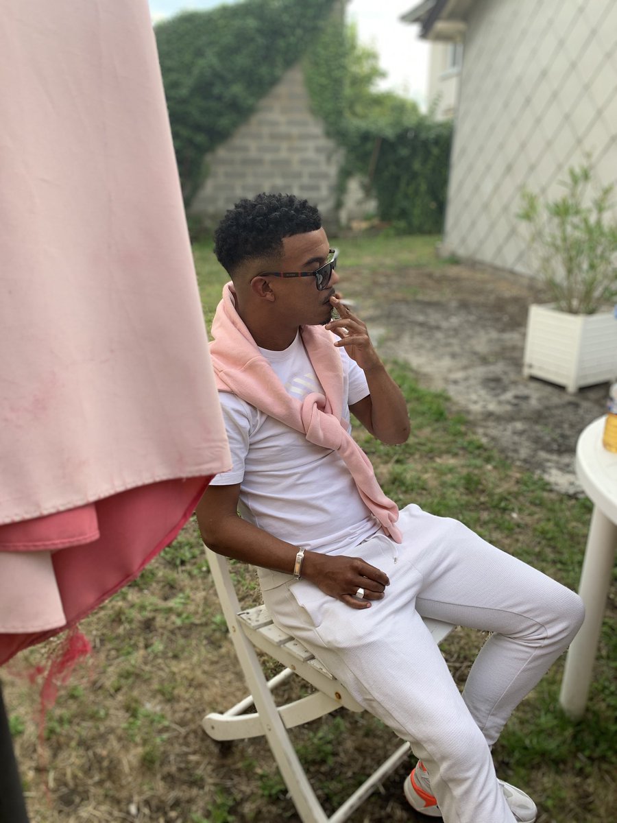 fellolafghan's tweet image. J’vois la vie en rose comme une pussy black 🌸
#ApacheLife