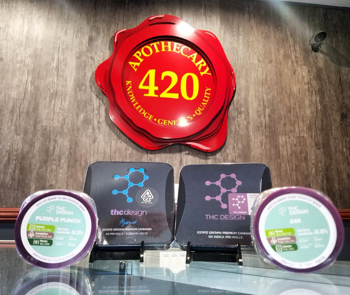 Apothecary_420's tweet image. @_THCDesign
•
THC DESIGN Flower &amp;amp; Prerolls are now available!!! 🙏🙏🙏🙏🔥🔥🔥🔥🔥🔥🔥🔥🔥
•
#THCDesign
#KnowledgeGeneticsQuality 
#Apothecary