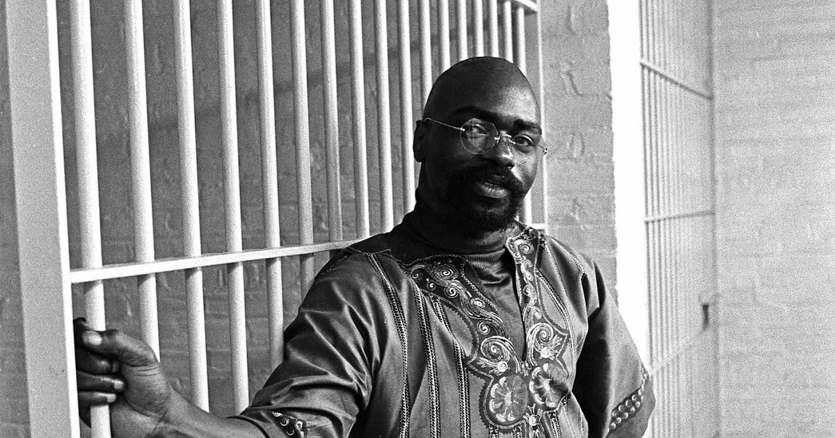CdnTWICS's tweet photo. TWICS-Episode 43:
https://t.co/t39ucYq8AK
*#Canucks lose Game 7 of the #StanleyCup and riots erupt in Vancouver(2011)
*Rubin Carter is jailed for a crime he didn't commit(1966)
*Canucks trade future Hall of Famer Cam Neely to the #Bruins(1986)
*Nordiques move to Colorado(1995) https://t.co/aPWDboHbJY