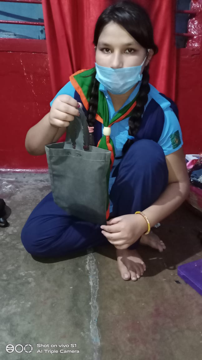 bsgnhq's tweet photo. Best of Waste... Rangers of Bharat Scouts and Guides making cloth bag...  ..  #bsgmaskbank  #muskaanwithbsg   #udaan #bsg @KirenRijiju @YASMinistry @SuPriyoBabul @AmitShah @nsitharaman @UN @UNICEF @aniljaindr @DrKKKhandelwal @rkkaushik2012 @WAGGGSAsiaPac @aajtak https://t.co/u0EdrCccjz