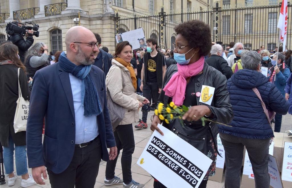 Rebcimenteur's tweet photo. @nkoenders @ChristopheJeanB @massar_ndiaye @HassouniDimah  @ahoareau21 @ftenenbaum @martin_rougeot @Bekhtaoui7 et en plus je vous ai trouvé @ModdeStephanie sans masque. C'est cadeau, ça me fait plaisir. #Police #Dijon https://t.co/22b2N0cVl2