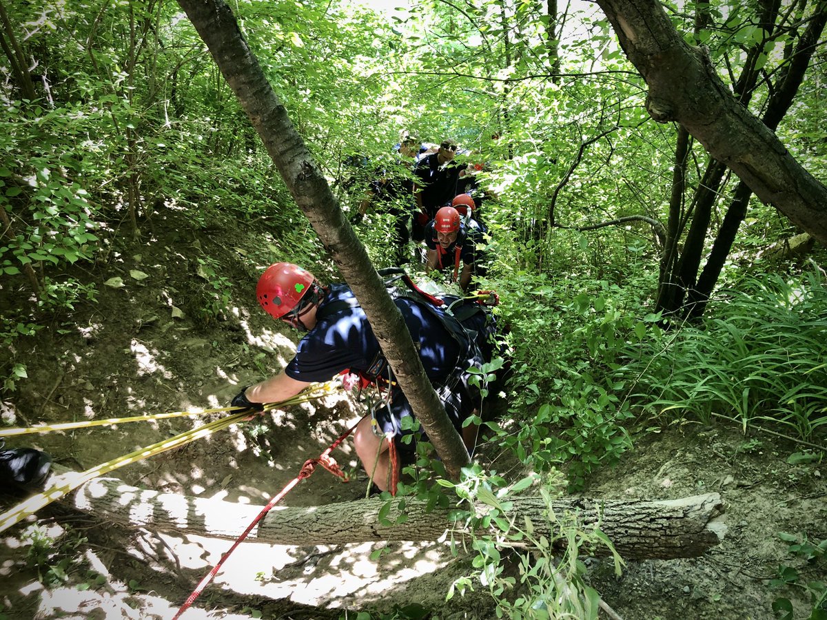 ToledoFire's tweet photo. Mutual Aid with #WatervilleFD, #ToledoFire Tech Rescue/Spc Ops. At 1200 today a hiker fell approx 30’ at the Rouche De Beouf Rock. @whitehousefire #MonclovaFD @180thFW Crash Rescue assisting. Pt extricated using low angle haul. Pt transported with non life-threatening injuries. https://t.co/ZcUIk0qRvx