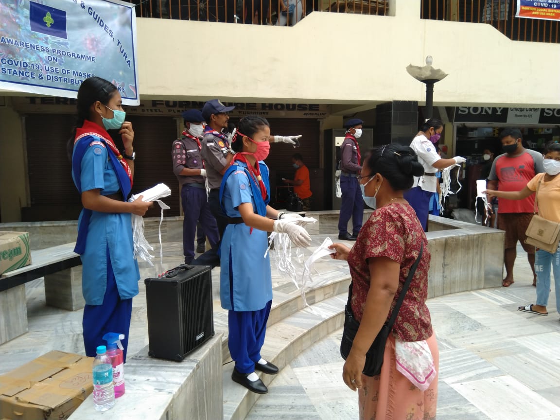 bsgnhq's tweet photo. Go corona... members of Meghalaya State distributing Mask.. ..  #bsgmaskbank  #muskaanwithbsg   #udaan #bsg @KirenRijiju @YASMinistry @AmitShah @SuPriyoBabul @nsitharaman @aniljaindr @DrKKKhandelwal @rkkaushik2012 https://t.co/sL7izdqPVu