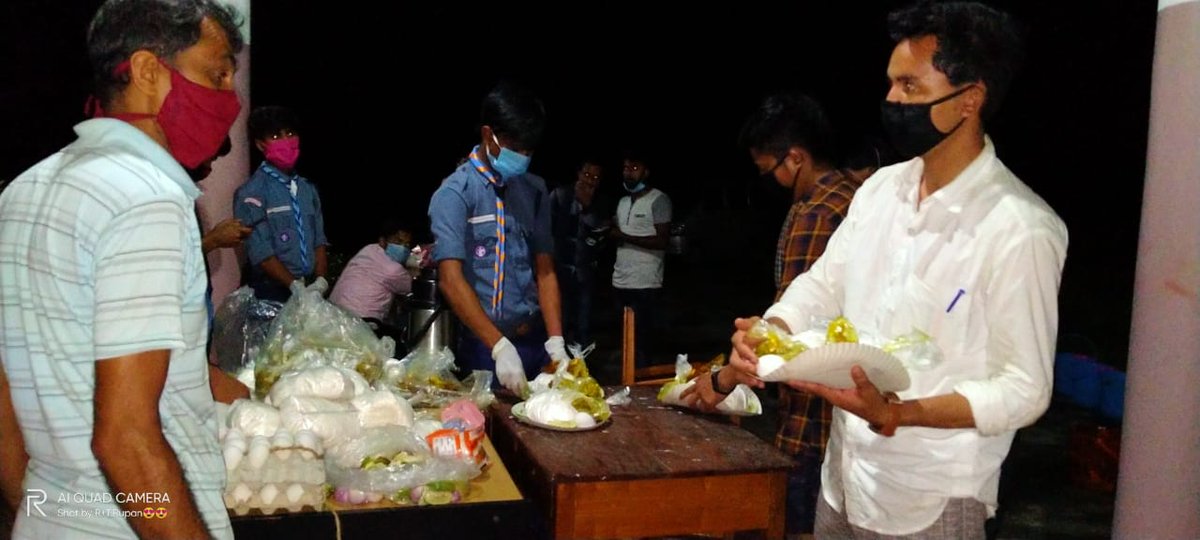 bsgnhq's tweet photo. Rovers of Tripura State helping in quarantine center to facilitate the migrants ...   #bsgmaskbank  #muskaanwithbsg   #udaan #bsg @KirenRijiju @YASMinistry @AmitShah @SuPriyoBabul @aniljaindr @DrKKKhandelwal @UN @UNICEF https://t.co/17HdlBno9A