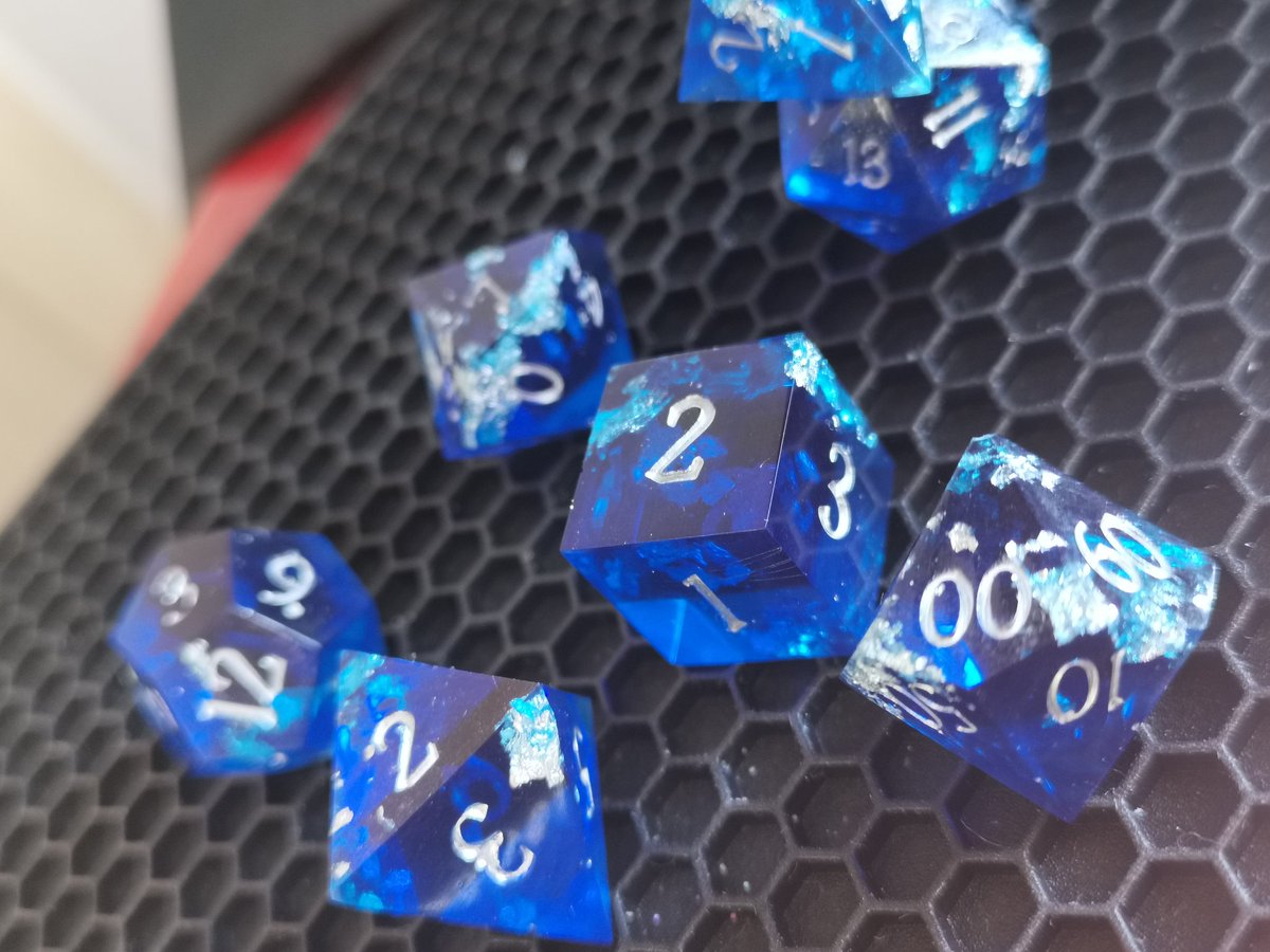 💧Zora's Sapphire 💧
#handmadedice #ttrpg #dnd