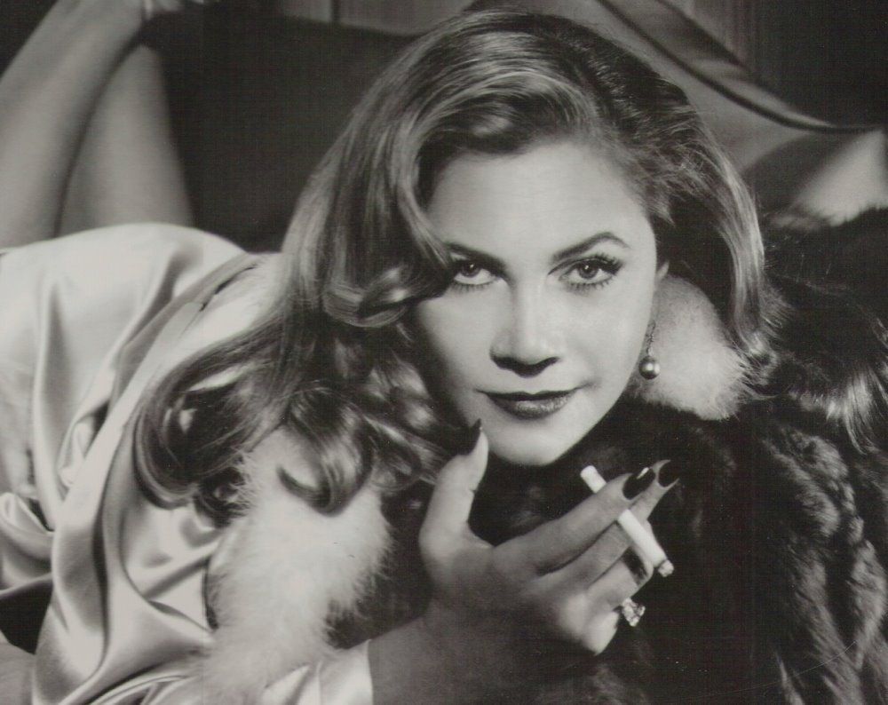 Happy birthday Kathleen Turner 