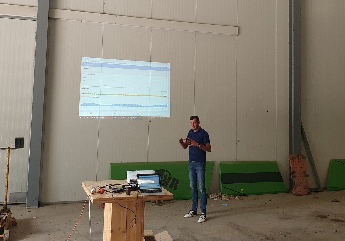 Interessante bijeenkomst met de <a href="/tmuntend/">'Ui'tmuntend</a> studieclub. Mooie patronen tussen bodemkaart &amp; gewas die ook duidelijk in het perceel te zien waren. Veel variatie door droogte &amp; beregenen en aangevuld door verhaal van Corne Braber.

#deTeeltinBeeld #precisielandbouw