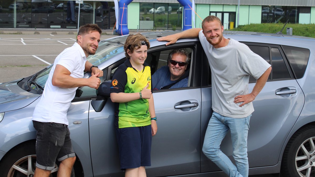 🚙 Vanmiddag organiseerde ADO Den Haag, op het parkeerterrein van het @CJStadion, een geslaagd Drive Thru event voor haar sponsoren. 

#OnzeTrots🔰