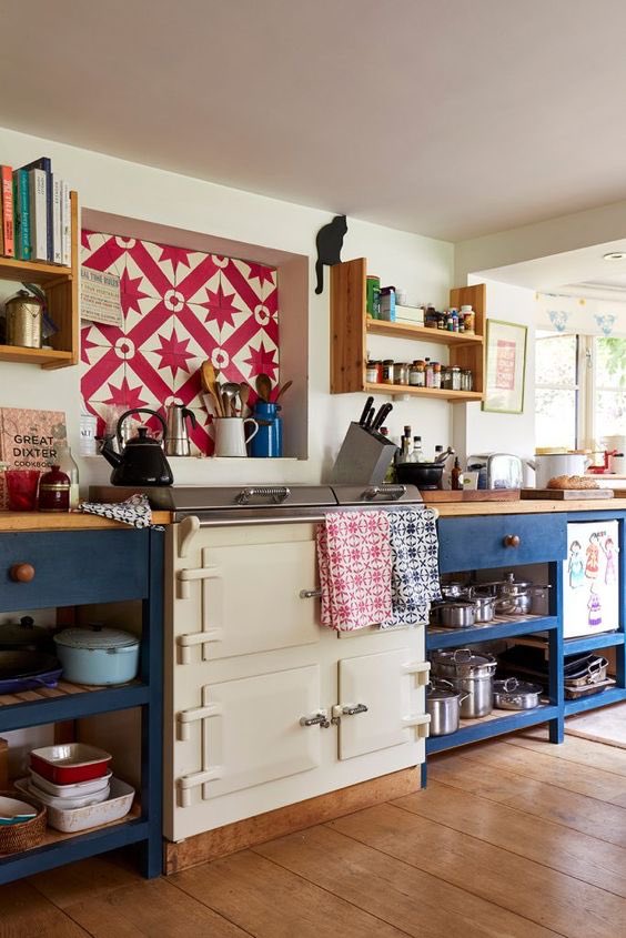 EDDPodcast's tweet photo. Going to the newly opened design shops this w/end? All part of planning your home refurb? If so have a listen to new episode on how to get the most out of the design research stage of your refurb project. 

https://t.co/v3fX1jziYD https://t.co/oBBiF6c8hz