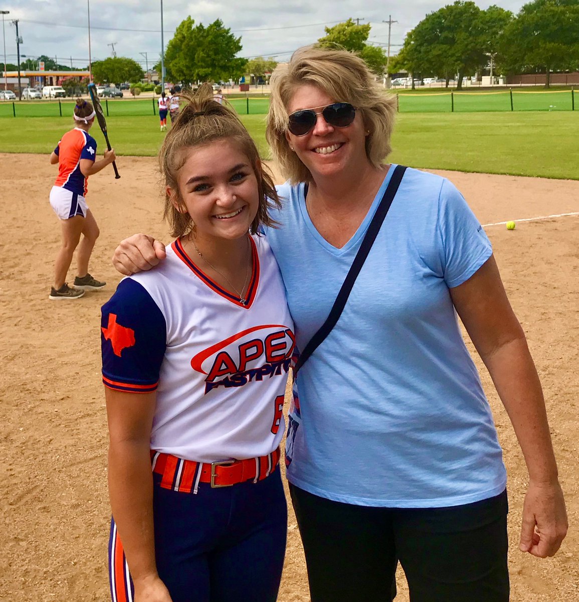 caitlin_beaty's tweet photo. Thanks @CoachcClark for coming out to watch @TXAPEXFastpitch this morning! https://t.co/FzooQVGjh3