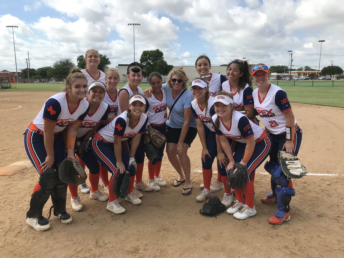 Thanks <a href="/CoachcClark/">Connie Clark</a> for coming out to watch @TXAPEXFastpitch this morning!