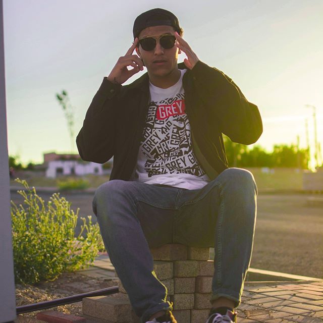 discover_grey's tweet photo. Keep pressing on if you have no idea what's next.
.
.
Have a great weekend!
🎬 said_rouah 
#greygang #messylogo #messylogotee #hustlers #millionaire #billionaire #entrepreneur #entrepreneurlife #streetstylelook #lookoftheday #weekendlook #fashionstyle #founder #casualoutfits #ins https://t.co/14YL54TEkF