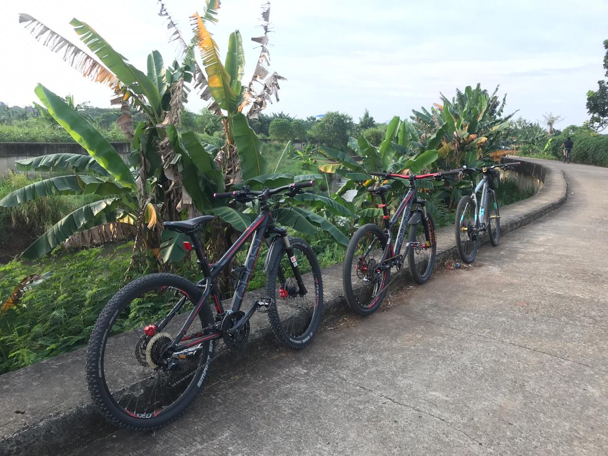 goWWes1's tweet photo. Satu hari tanpa mengkayuh atau meng #gowwes sepeda tuh rasanya kaya ada yg kurang aja. #sepeda #sepedamtb #sepedaindo #mtb #commuterbike #gravelbike https://t.co/2GmfSxsrt4