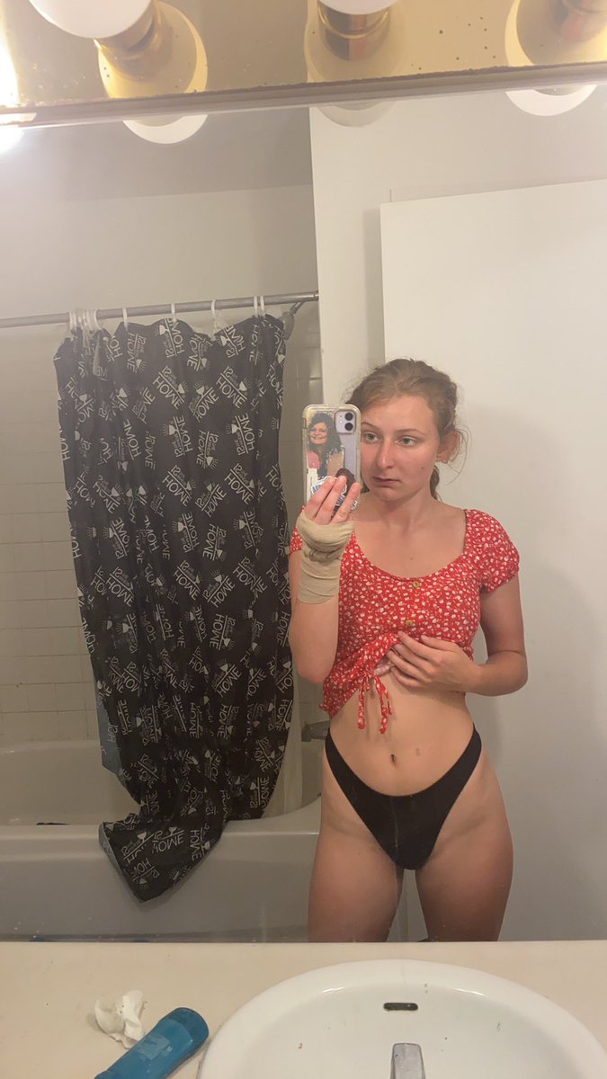 CiHennessy's tweet photo. Dm Me Daddy I’m Selling All Day And Doing Meet Ups💋🥺I Take Cashapp, Venmo, PayPal, And Apple Pay❤️💋#sellingnudes #buying #selling #dm #dropboxe #sellingcontent #buyingcontent #buyingfeetpics #sellingfeetpic #shop #horny #premium #snapchat #verify #buyingnudes https://t.co/ga4xySGOMQ