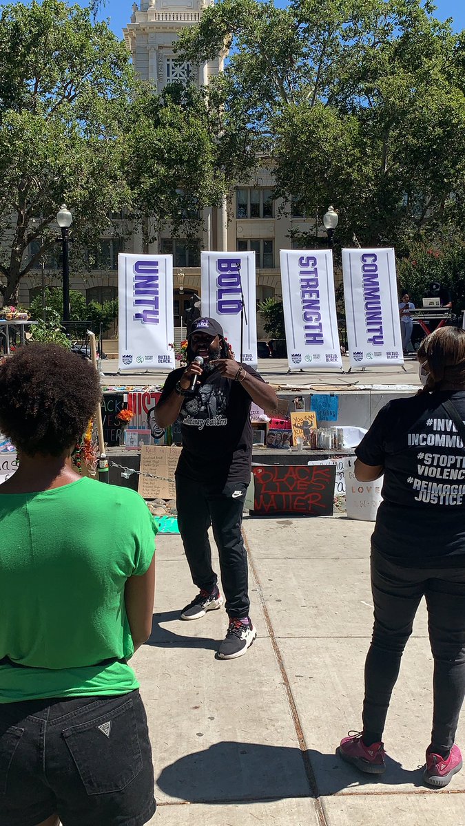 Juneteenth Celebration and Rally at Cesar Chez Park🙌✊ We are proud to stand in solidarity with our community to #StoptheViolence #ReImagineJustice #InvestInCommunity ##BlackLivesMatter https://t.co/0lu2kF0fga