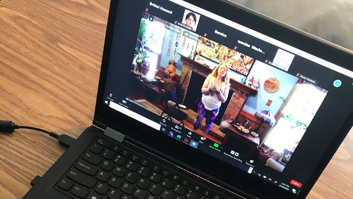 InWomenConf's tweet photo. ๐งโโ๏ธ...inhale halfway lift, forward fold ~ YOGA BREAK! ~ #Inwomensvirtual attendees get a chance to get out of their chairs and stretch via a brief instructor-led yoga session by @TheEcofoodie https://t.co/79rQTyawrf