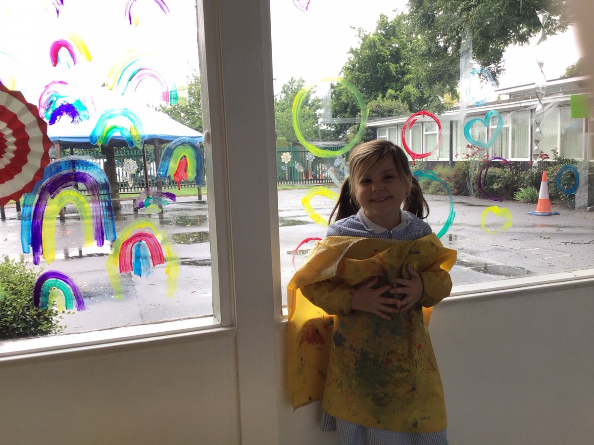 Window art by our Bubble children looking rather jolly.
🌈 🌷 🌸🌼🌳 🌟