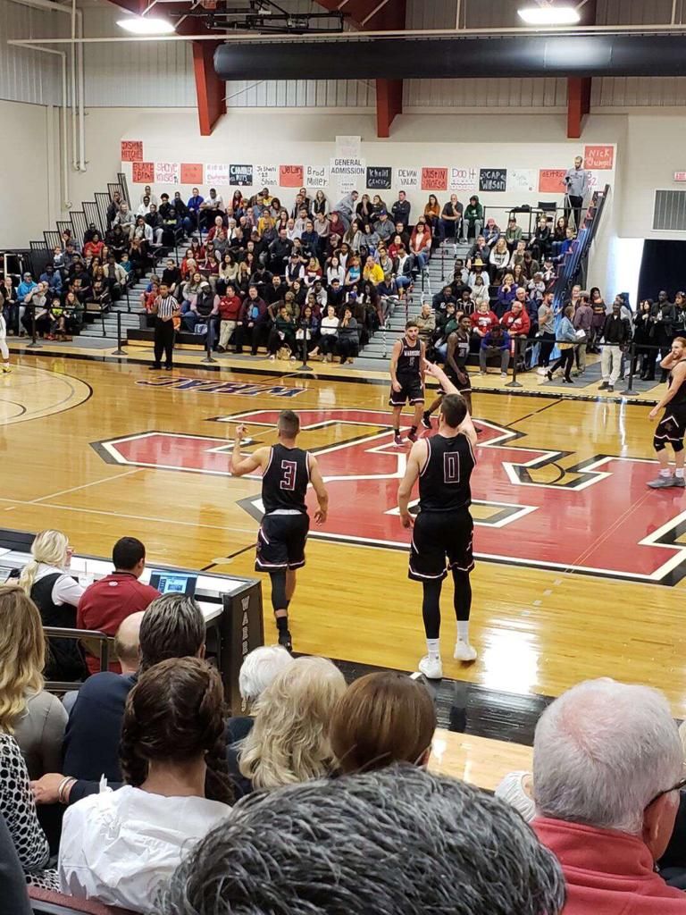 gallofede9's tweet image. Me and my man @LEling8, teammates &amp;amp; friends since 2017. Rivedere le foto delle partite fa uno strano effetto: il basket manca tantissimo. Ma noi guardiamo solo avanti: siamo già carichi per la prossima stagione e lavoriamo ogni giorno per presentarci più pronti che mai 🏀🔥