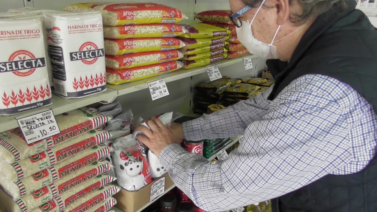 Nueva tienda SEGALMEX.
Ubicada en: Av. Presidente Juárez 58, Col. Tlalnepantla Centro, Tlalnepantla.
Beneficiando a cerca de 490 familias.
Horario de 6:00 a.m. a 9:00 a.m. de lunes a sábado.
Con productos de canasta básica y de limpieza.