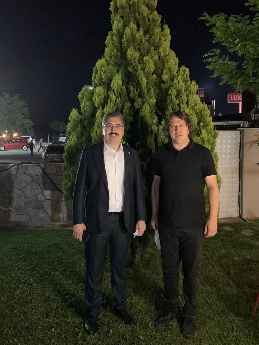 TBMM Başkanımız Sayın Prof. Dr. Mustafa ŞENTOP Hocamızı baba ocağında karşılayıp hayırlı olsun dileklerimizi iletip,
ardından Tekirdağ NKÜ Rektörümüz  Sayın Prof. Dr. Mümin ŞAHİN Hocamızın misafiri olup, hasbihal ettik. Kıymetli Başkanımıza Allah başarılar ve kolaylıklar versin.