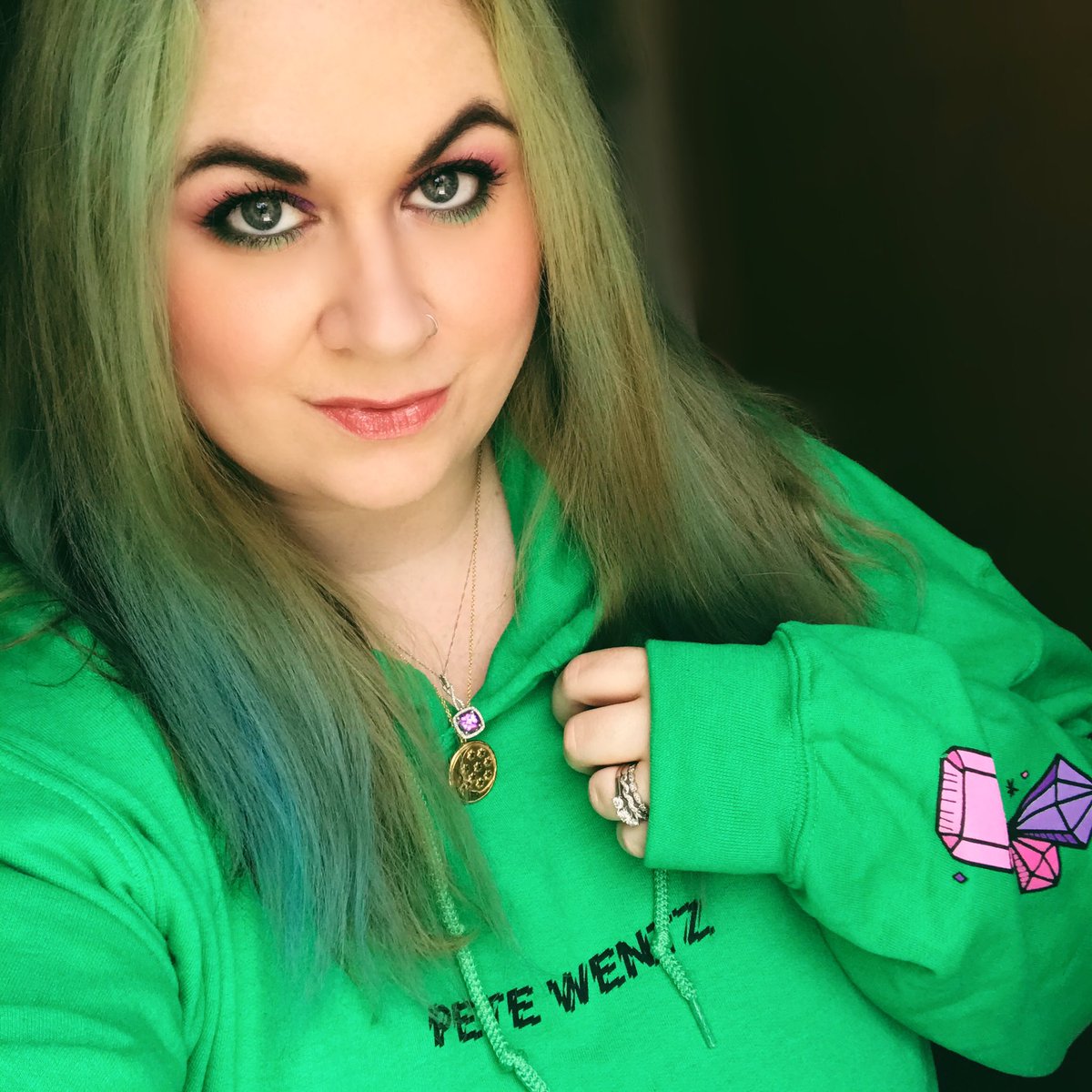 AliciaSchmitt's tweet image. LOOK WHAT CAME, GUYS!!! 💚💕💜 @petewentz @manheadmerch #petewentz #checkyourphone