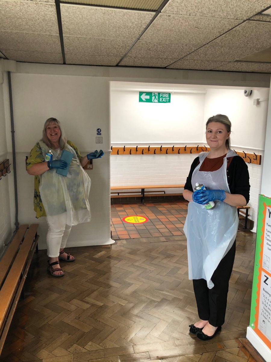 IntakePrimaryAc's tweet image. We’ve had two new additions to our amazing staff- meet Betty and Marg! They’ve worked incredibly hard helping keep school nice and clean 🧼 @HelenVBroad (Amazing Exec Principal) and Jackie (school’s superhero) taking on new roles!  #wehavethebestprincipal #Intakeisthebest