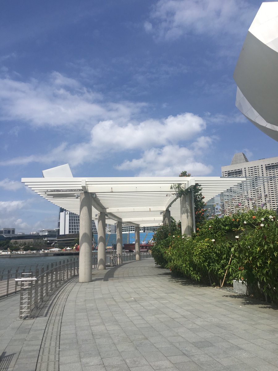 I like to go to marina bay! Although i could only buy stuff from guardian or the food court but still, its such a beautiful place.