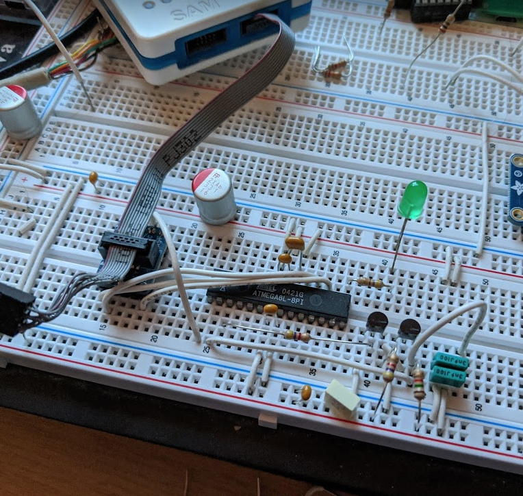 danak6jq's tweet photo. Deceptively simple, this is a 1-Wire Controller test jig to determine maximum capacitance/length a 1-Wire bus can be. Was a fun project - I added capacitance until the LED lit up to indicate an error. #Make #Maker #AVR8 #OneWire (is that chip really 16 years old?!) https://t.co/vgbpGcvDP3