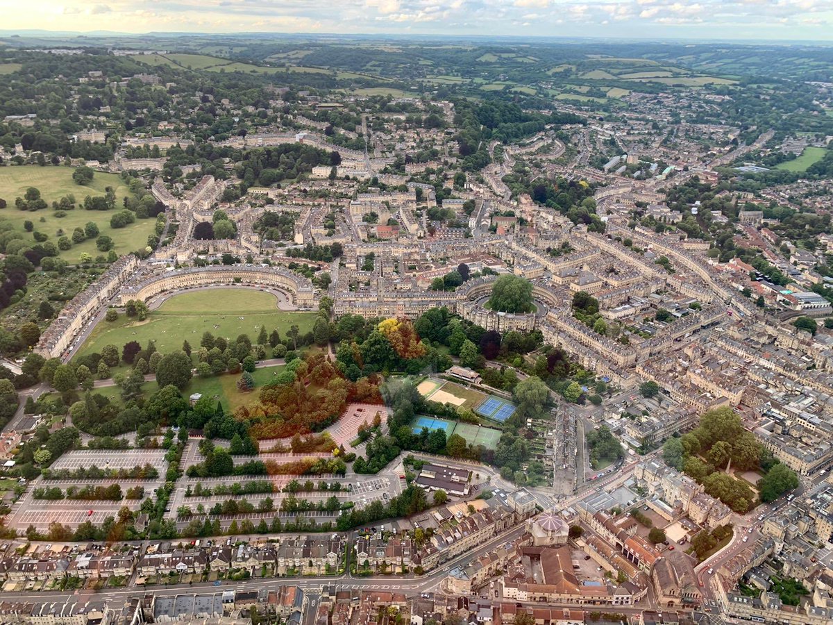 Lovely #ViewfromtheCrew of Bath this evening 😍
Did you know we conveyed 127 patients to the <a href="/RUHBath/">RUH Bath 🏥</a> last year? 🚁