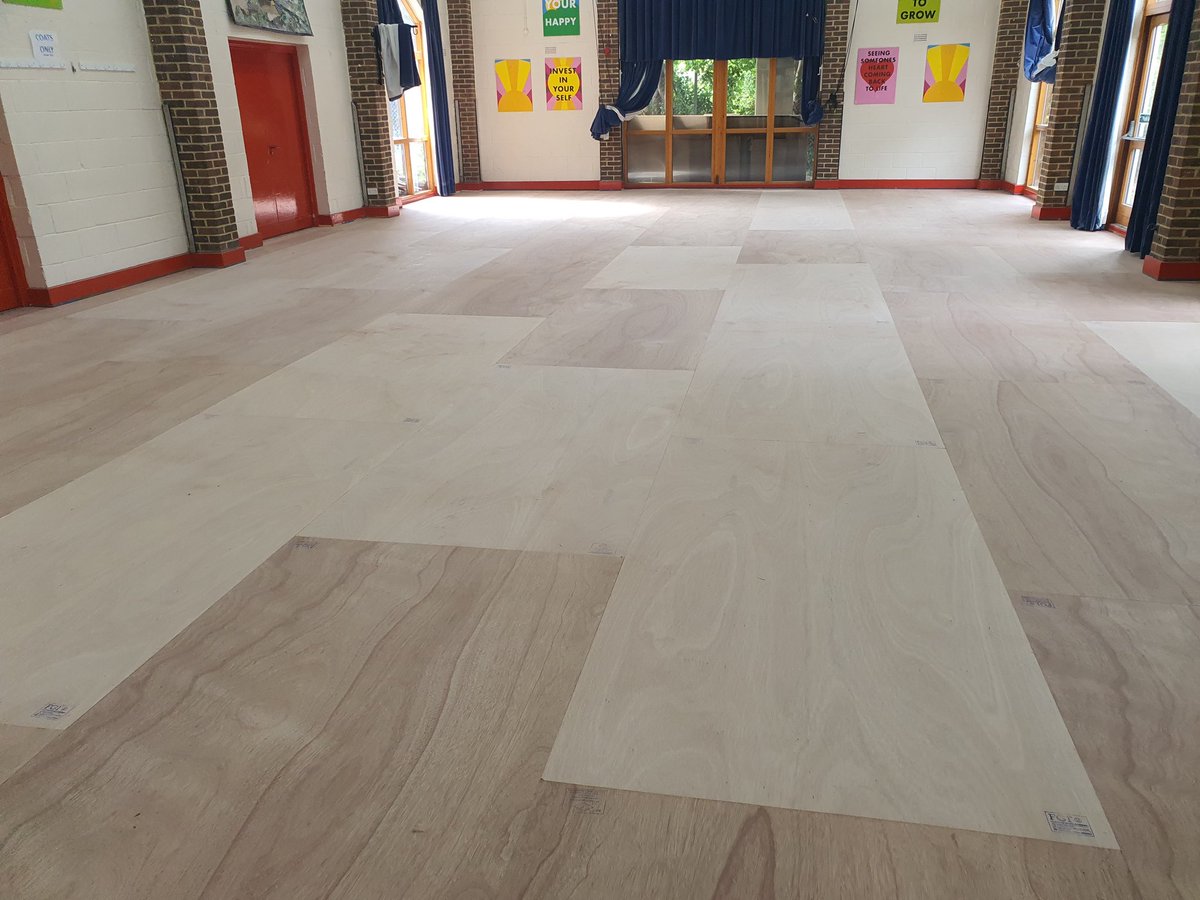 ltd_extreme's tweet photo. Feels great to give back to the community...  hove community centre is not my local centre , but they were desperate for a new floor to their main hall. So we teamed up with morgan Sindall , @TarkettUK jack rafter carpentry to produce and donate this floor .... thanks all https://t.co/kljXeMAX7Y