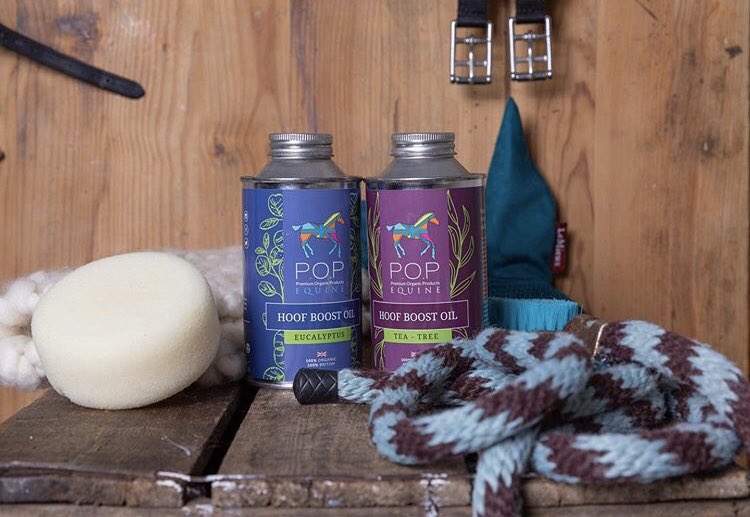 Equine1Pop's tweet photo. The fabulous #HoofBoostOil now back #instock online in both singles and a duo pack to #savemoney
https://t.co/1OvVq5x5wb 

#popequine #madeinsuffolk #smallbusiness #horse #pony #equinehealth #hoofoil #nofootnohorse #hoofhealth #horsehealth #grooming #natural #organic #british https://t.co/kp3tIH5TNK