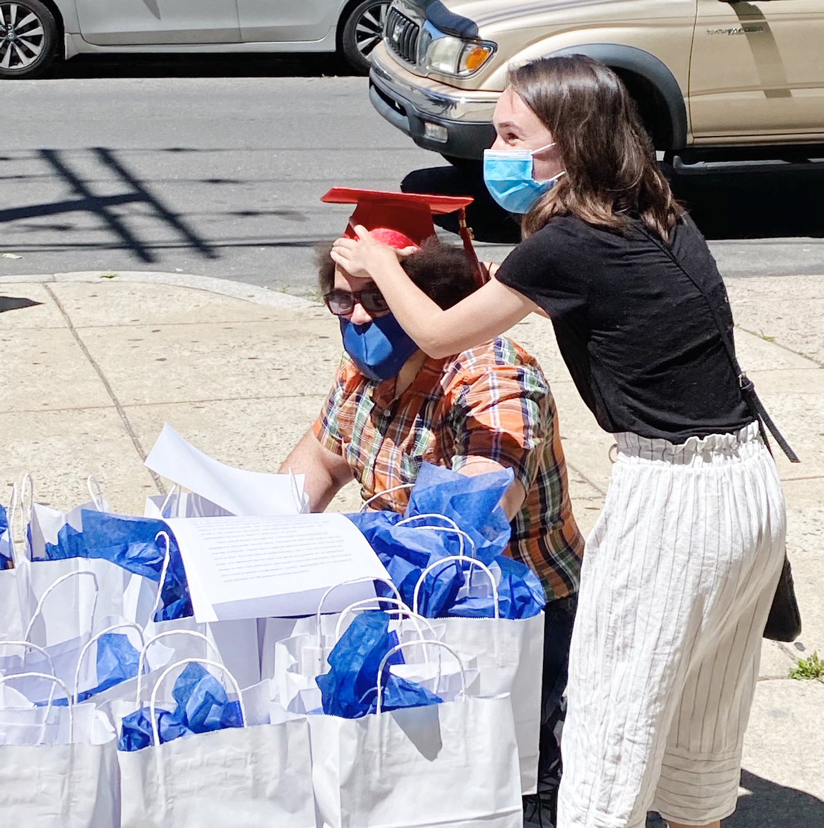12plusphilly's tweet photo. Earlier this month, some of our Kensington Health Sciences Academy, Kensington High School, Penn Treaty School, and Hill-Freedman World Academy seniors picked up their cap and gown ๐
We just want to say, congratulations Class of 2020!! ๐ฅณ๐ #12plusphilly https://t.co/b5v7QQ4M8s