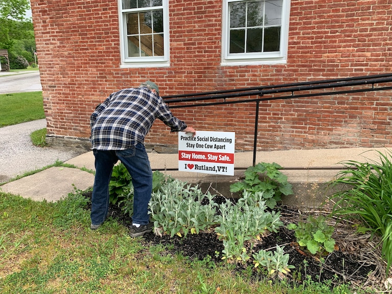 CohanLab's tweet image. As a (non-native) New Englander, I really loved this piece! A little New England nostalgia, a little Covid.... Thank you!