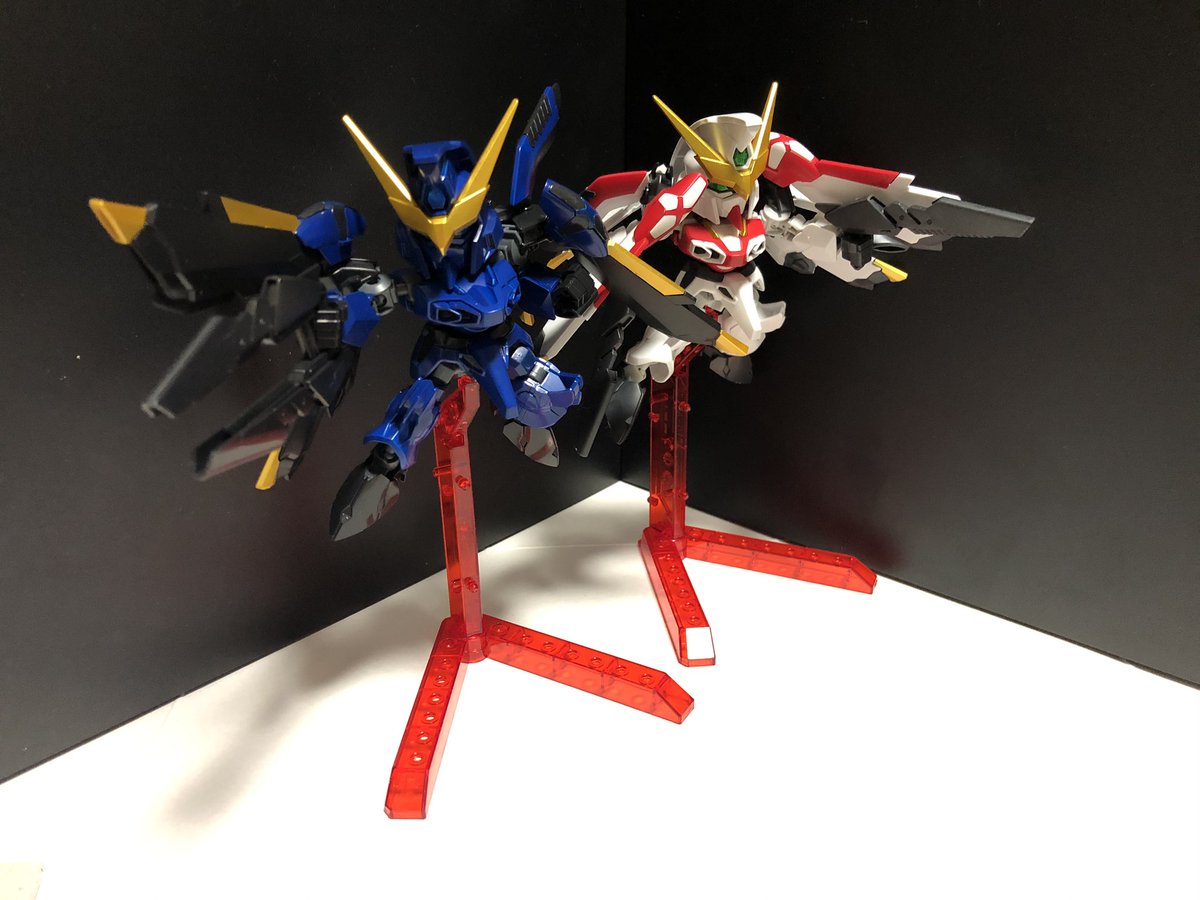 アルニャート 初登場から年を経て ようやくガンプラに登場したフェニックスガンダム はぁ かっけぇ ついでにハルファスガンダムっぽいものも作りました Sdcsフェニックスガンダム フェニックスガンダム ハルファスガンダム T