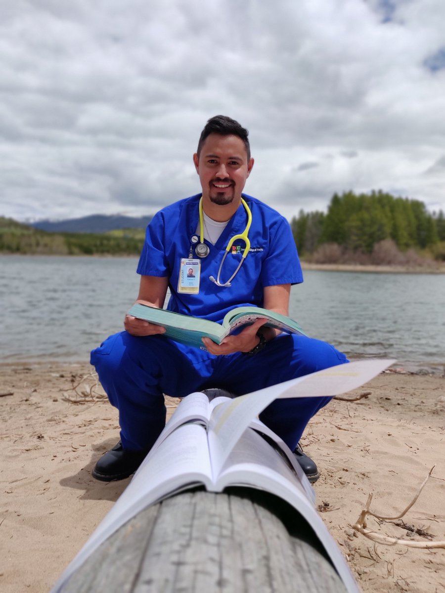 FancySauceBoii's tweet photo. Bachelor's of Science in Nursing ✅
Thank you to all you wonderful people who helped me get to the finish line. My parents, my family, my friends, my Hispanic community..this one is for yall! WE DID IT!!! https://t.co/dhyivMrGtY
