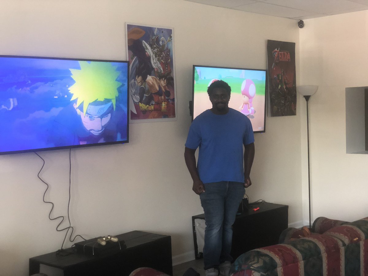 Ms_Chris_Nic's tweet photo. My brother opened his gaming lounge today in Greensboro, NC!! Come support. https://t.co/FhetWJLFt3