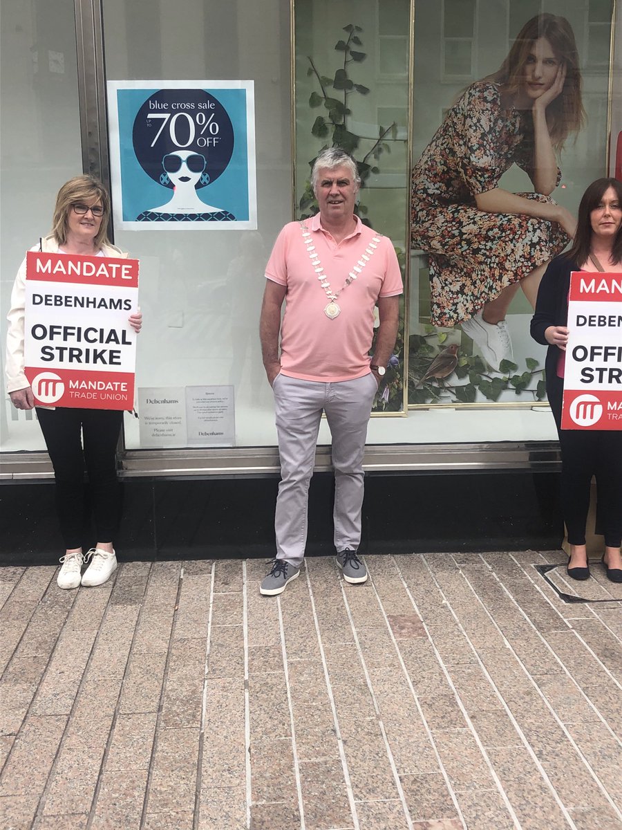 BarryUnionRep's tweet photo. Proud to stand on the picket line as President of the CCTU to support the Debenham workers who have been treated appallingly by their employers who used the Covid pandemic to cut and run with no regard for their employees.⁦@LeoVaradkar⁩ ⁦@fiannafailparty⁩ https://t.co/N9vVDIOidu