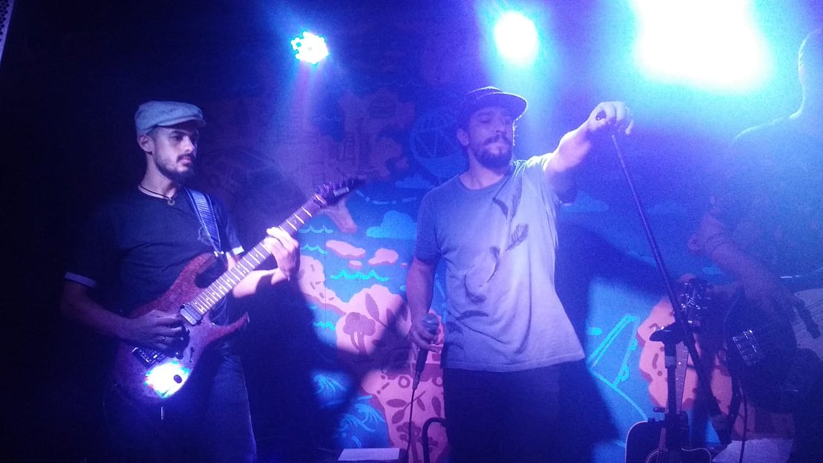 bandaochtop's tweet photo. #tripbar https://t.co/F7Xx456rnt