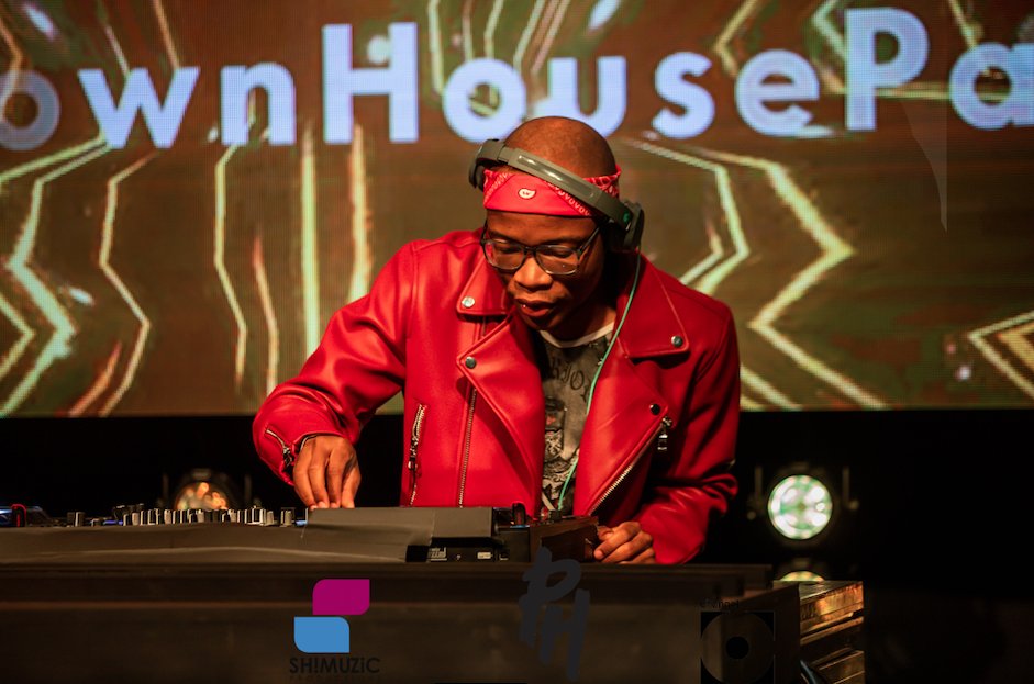 Retweet if you're enjoying his set  #LockdownHouseParty