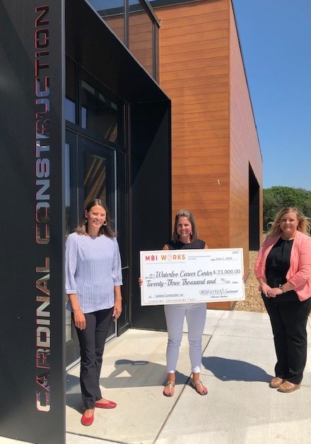 BuildIowa's tweet photo. The MBI-WORKS Endowment and @Cardinal_Iowa presented Waterloo Career Center with $23K this week for their @blockbyblock project. @WaterlooSchools
#futurereadyIA #workforce #buildingtrades https://t.co/9nbF5fAhOD