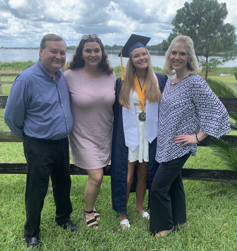 Brooke_daws's tweet photo. Congratulations Brianna!! We love you!!! #polkgrad2020 https://t.co/F53mfmyDSn