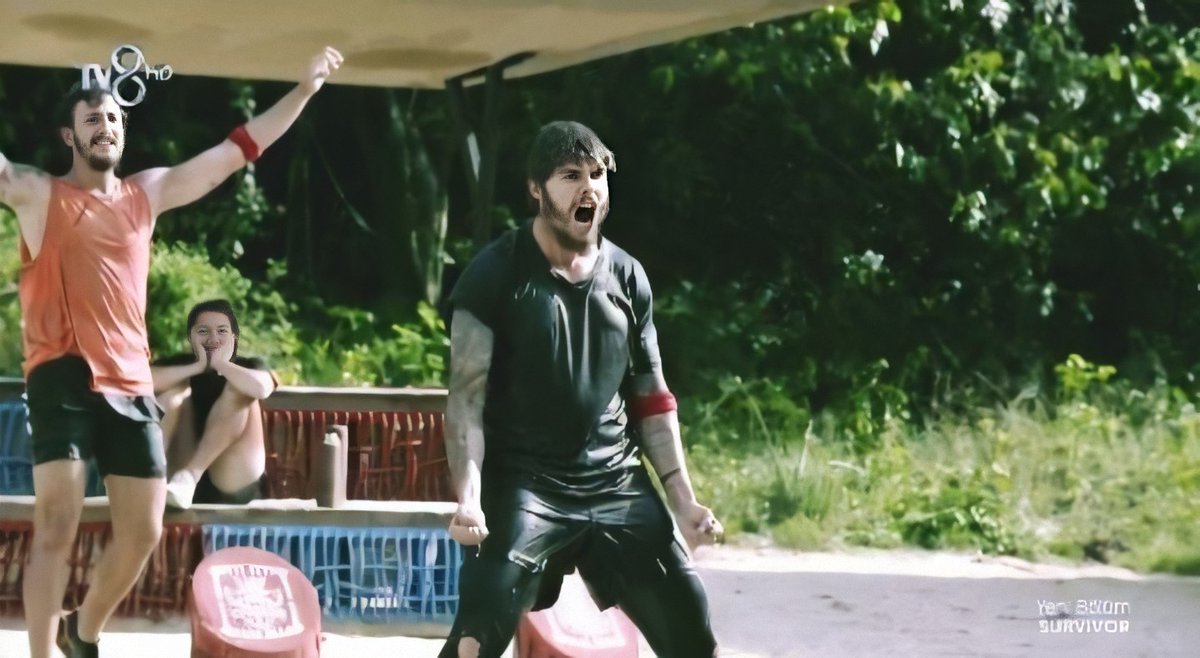 Barış için haftalık performansta 3. sırada olmasına rağmen performansı düşük diye hak etmediğini söyleyen çokca
kişi var. Artık şu adama yapılan algıların farkına varın.

#Survivor2020