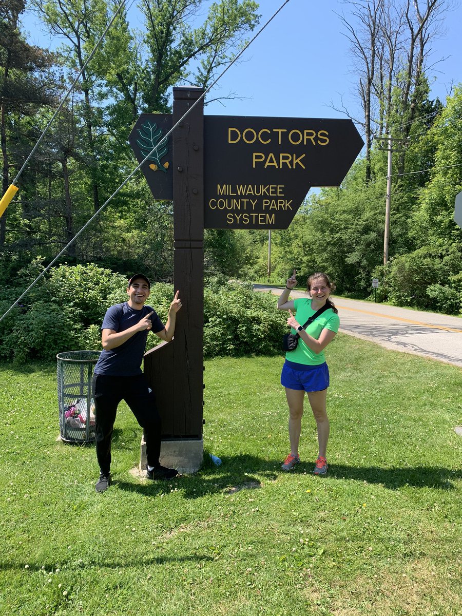 theduckdoc1's tweet photo. They finally let us inside  @AnnaBerezovsky @AhmedSBeydoun #internbonding #ENTern #MedTwitter https://t.co/Ij8sujWQDi