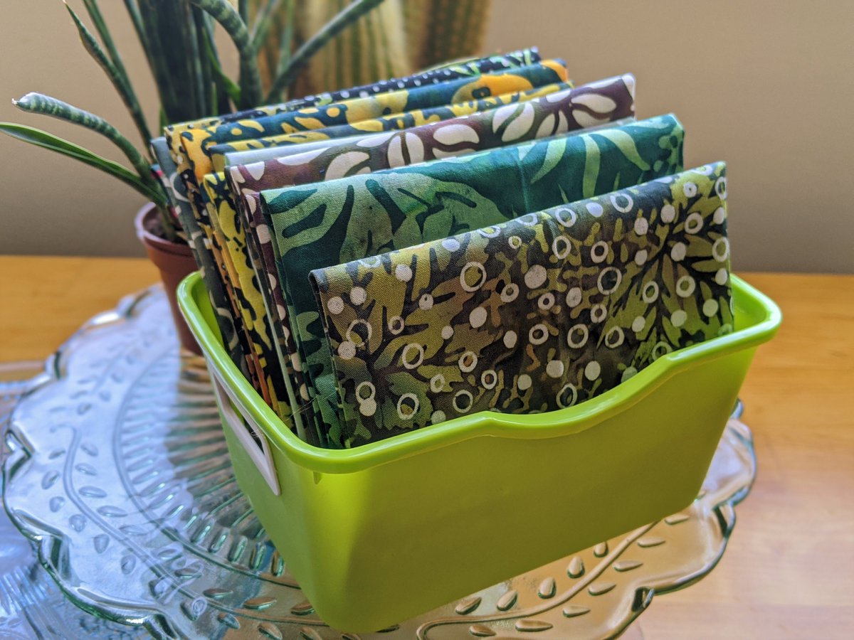 CadorTextiles's tweet photo. Feel cool, calm, and collected for whatever your weekend brings! Green symbolizes renewal and growth (and is one of the reasons being outside feels so good). 🌳

#batikbymirah #batik #colourtherapy #green #greenfabric https://t.co/upOSQChL3w