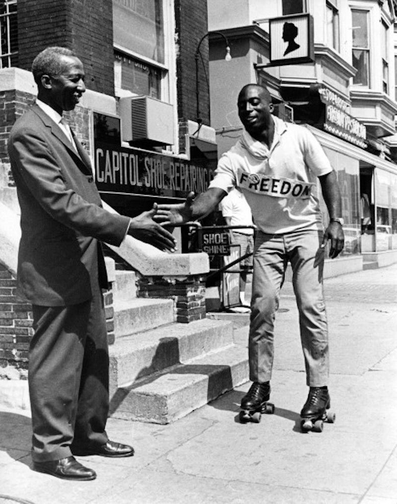 DerbyDolls's tweet photo. In 1963, Ledger Smith, aka ‘Roller Man,’ skated nearly 700 miles with the word ‘Freedom’ written across his chest. After 10 days he arrived at the Lincoln Memorial in time to hear Martin Luther King Jr’s ‘I Have A Dream’ speech. #FreedomDay #Rollerman #Juneteenth https://t.co/NjszWxFQ7Z