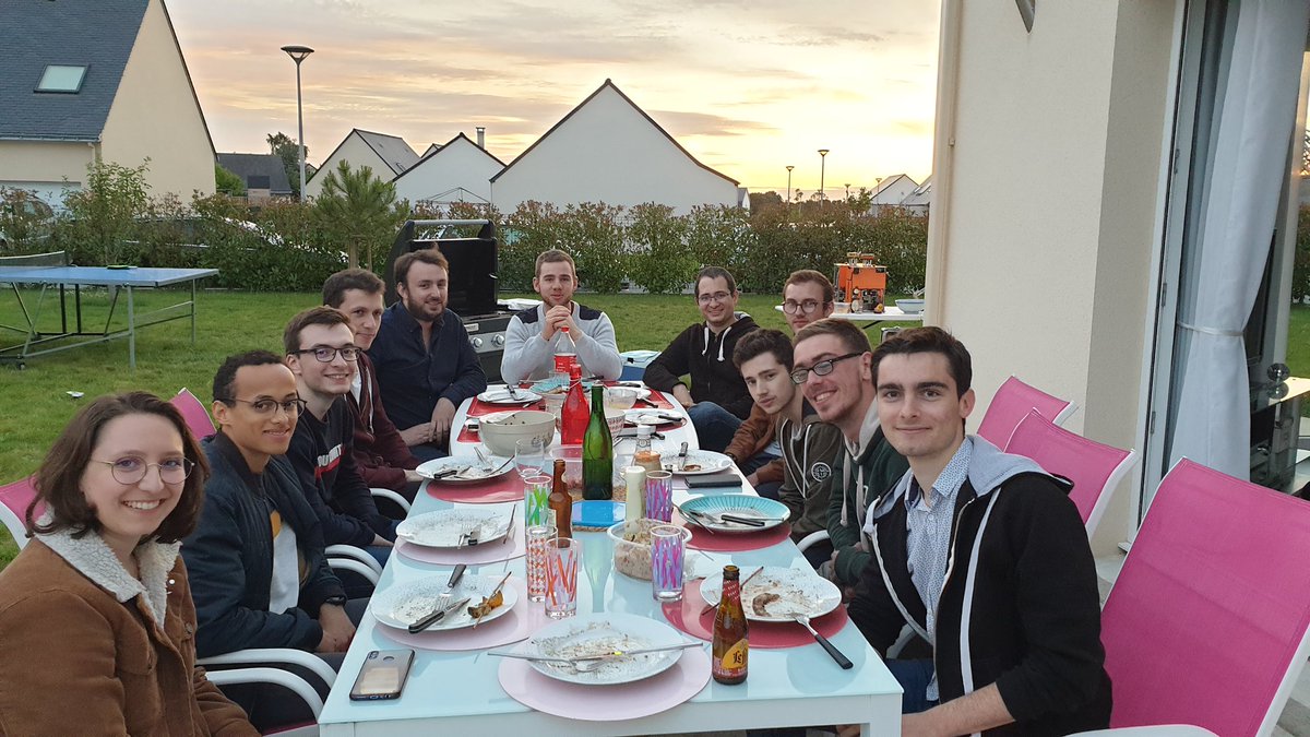 Club robot ESEO tweet media