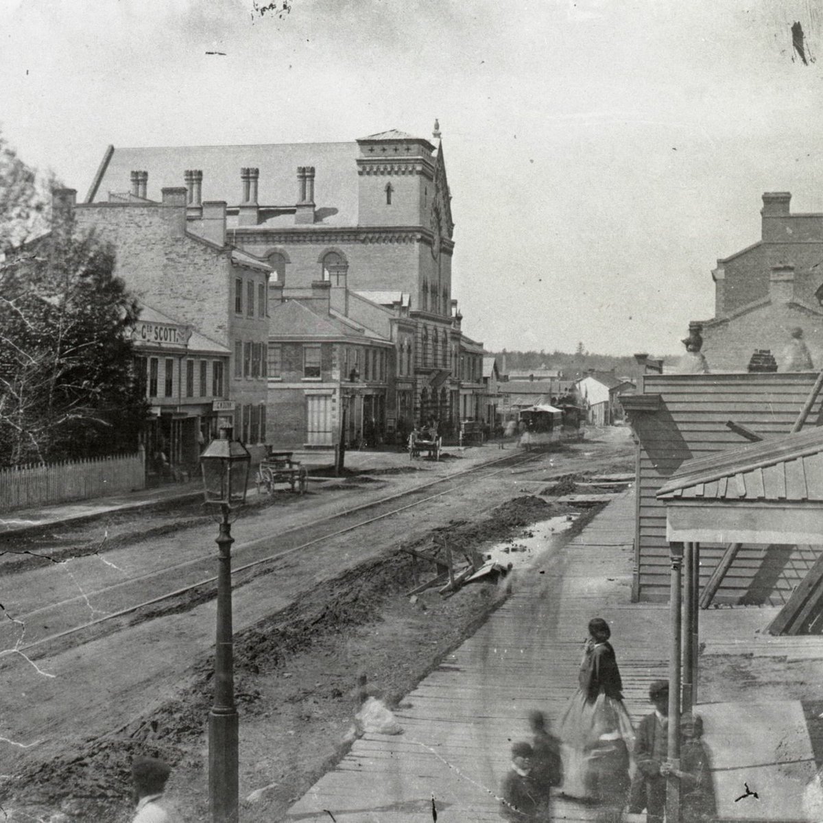 9. As the war dragged on, the Confederacy saw Canada's neutrality as an opportunity to open a second front — a base from which they could launch attacks against the North.The grey coats of Confederate soldiers soon became a familiar sight on Toronto's streets.