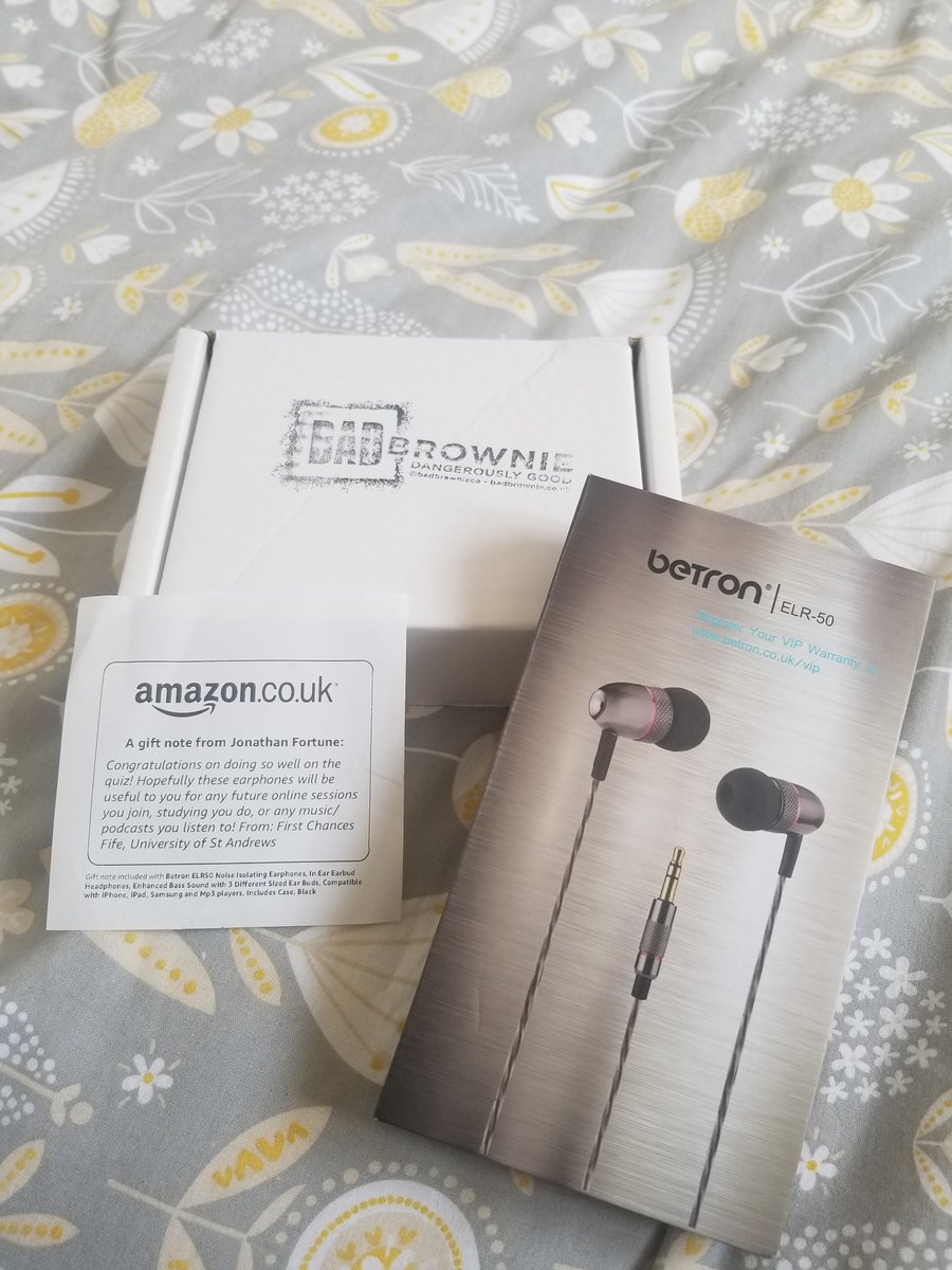 khs_equalities's tweet image. Just want to say thank you to the First Chances Team for an amazing S4 summer school that was fun and educational despite the circumstances and thank you for these lovely gifts!